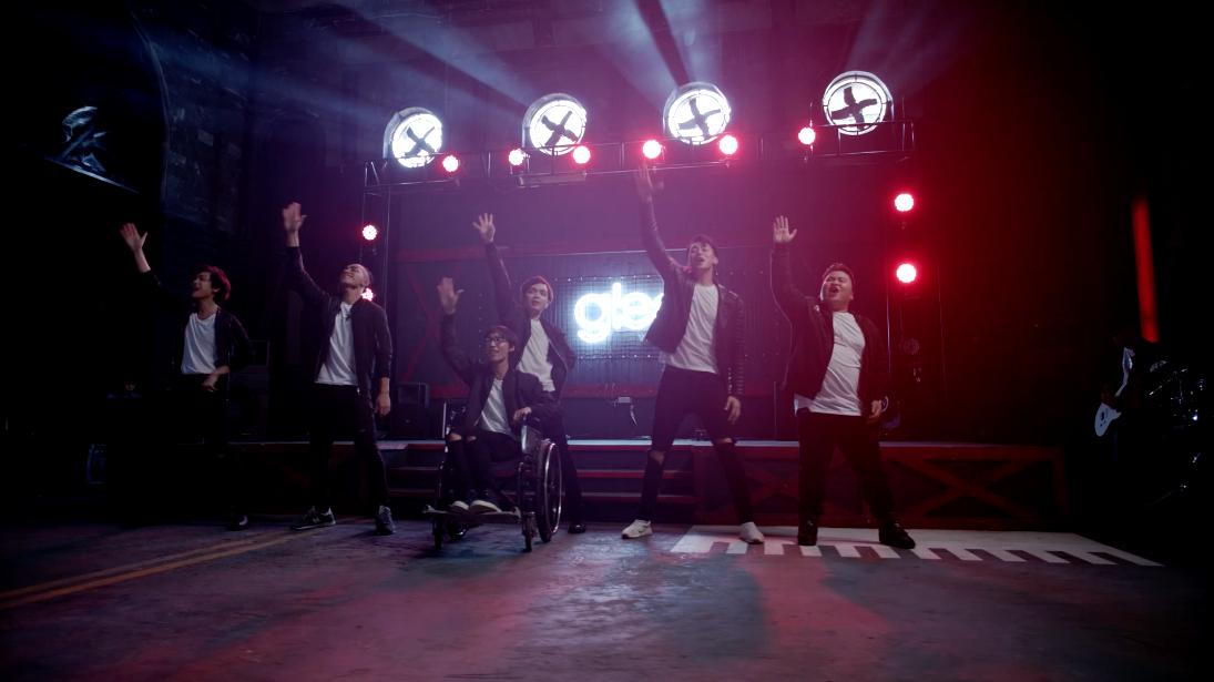 Angela Phương Trinh ghen tuông khi bắt gặp Rocker Nguyễn thả thính Cindy V-6