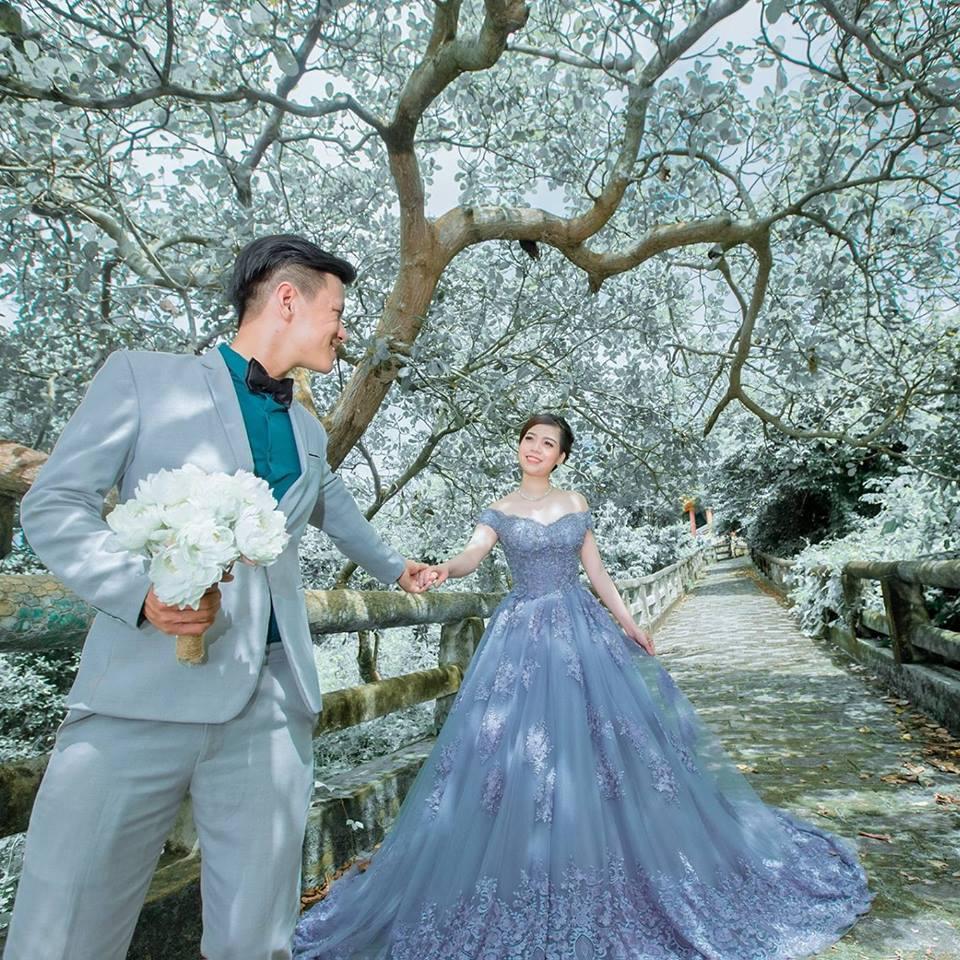 Sốt xình xịch với clip cô dâu cùng hội bạn thân quẩy quên lối trong đám cưới-2