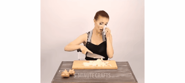 Tuyệt chiêu thái hành khiến chị em không còn chảy nước mắt ròng ròng-1