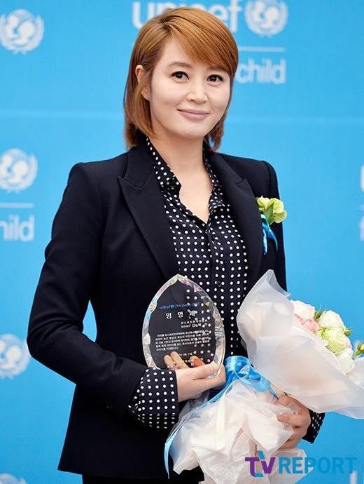 Sao Hàn 28/9: Cụ giáo Do Min Joon Kim Soo Hyun nhập ngũ vào cuối tháng 10-3