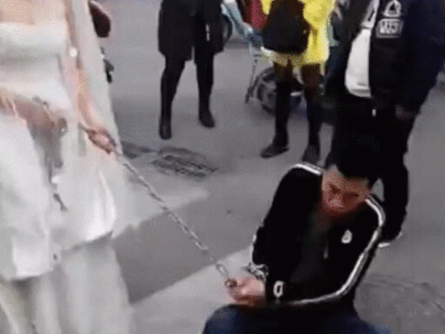 Thợ trang điểm toát mồ hôi vì yêu cầu của cô dâu phố cổ-3