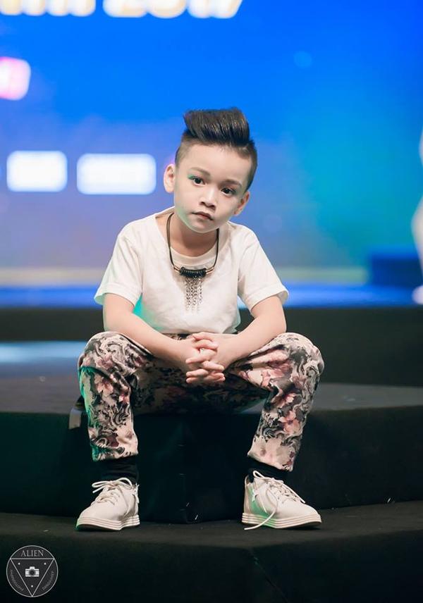 Thầy giáo mưa phiên bản nhí chính là Nam vương Thiếu nhi châu Á 2017-7