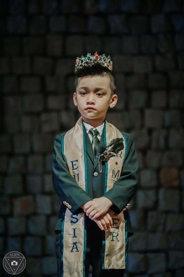 Thầy giáo mưa phiên bản nhí chính là Nam vương Thiếu nhi châu Á 2017-5