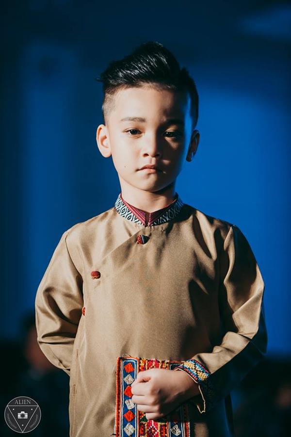 Thầy giáo mưa phiên bản nhí chính là Nam vương Thiếu nhi châu Á 2017-12