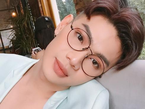 Câu hỏi lớn nhất trong ngày đã có giải đáp: Đào Bá Lộc dùng son màu gì mà đẹp thế?-5