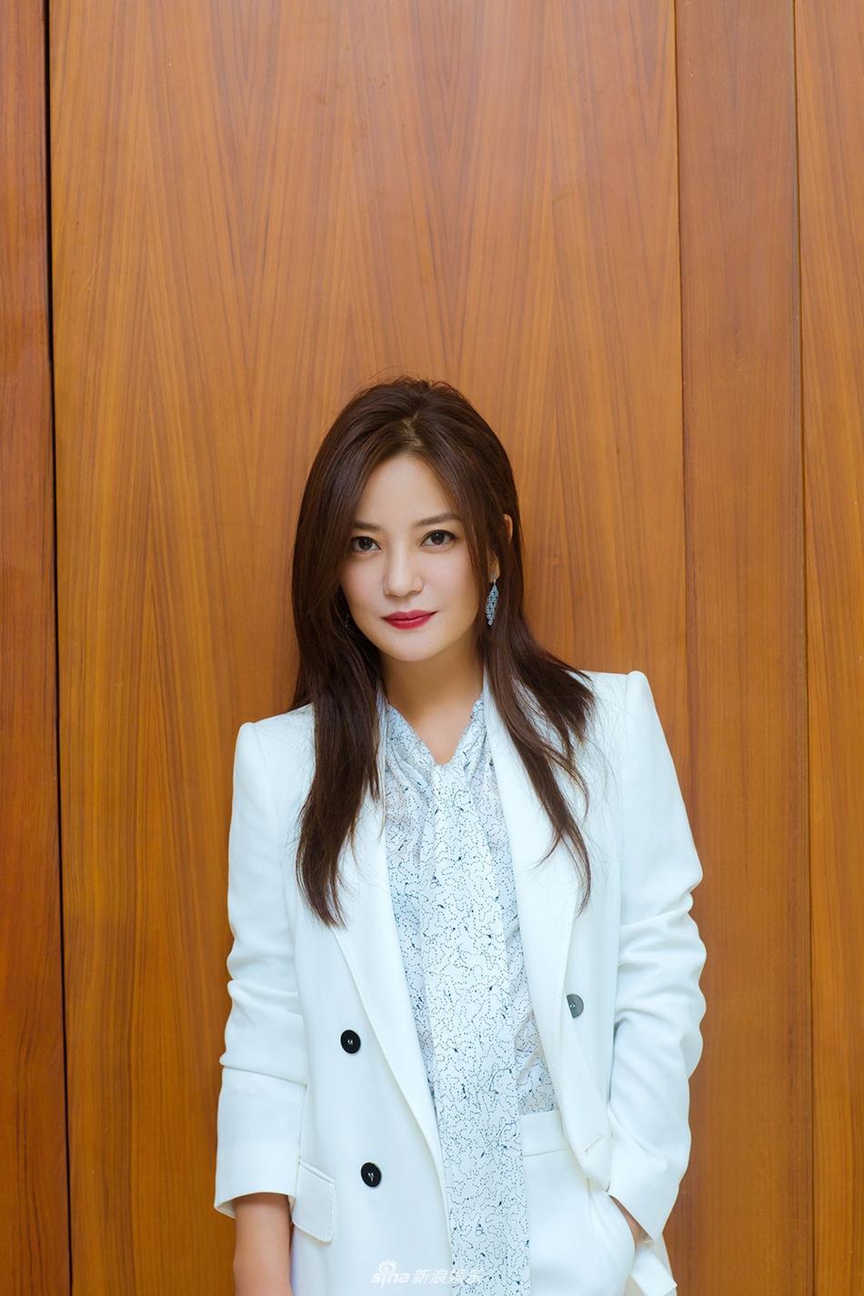 Bước qua tuổi tứ tuần, Triệu Vy ngày càng xinh đẹp, quyền lực và giàu có-8