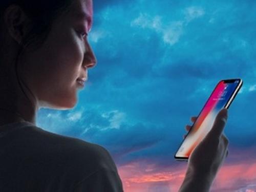 Xác định nguyên nhân khiến iPhone X chậm 'lên kệ'