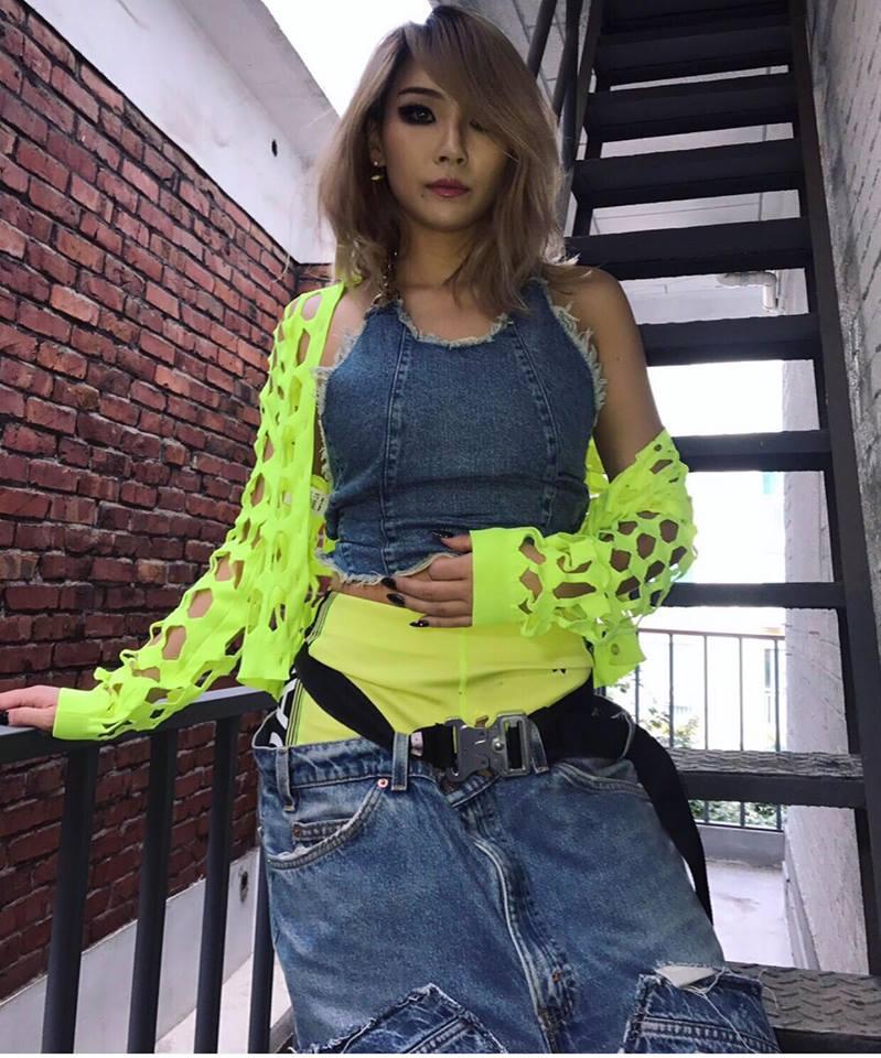 Biểu tượng thời trang CL - HuynA diện style cái bang phá cách nhất street style Hàn tuần qua-1