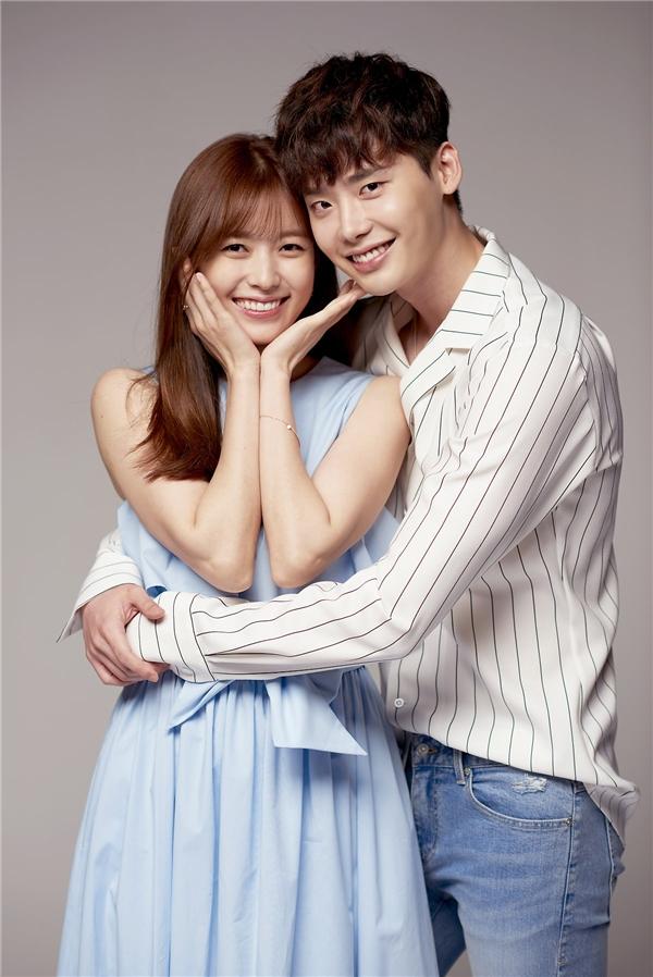 Lee Jong Suk: Mỹ nam sở hữu bộ sưu tập người tình hoành tráng nhất K-biz-5