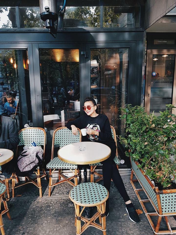 Tin sao Việt 29/9: Lê Thúy không có ấn tượng gì với ông xã trong buổi gặp đầu tiên vì con trai mà quá điệu-8