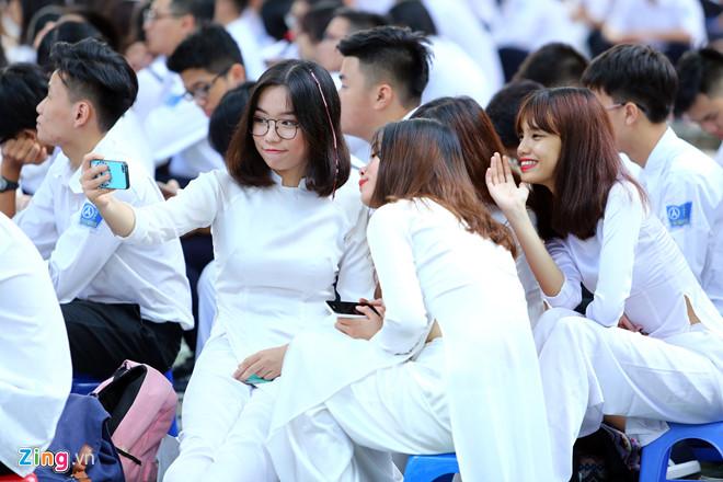 Trường học Sài Gòn quy định học sinh nam nữ không được ngồi gần nhau-1