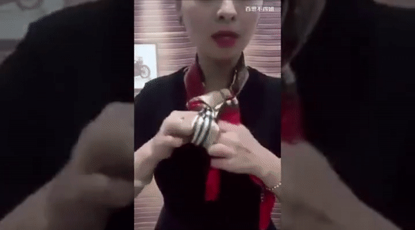 Clip: Hô biến set đồ thường ngày với 7 gợi ý thắt khăn cho quý cô sành điệu-3