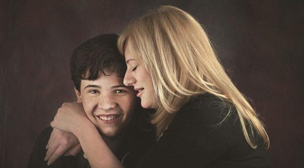 Ngưỡng mộ cách người mẹ nuôi dạy cậu con trai tự kỷ trở thành thần đồng vật lý-2