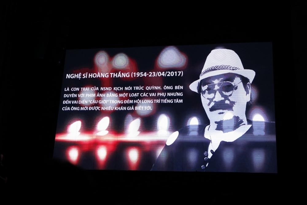 Từng lớp nghệ sĩ phía Bắc tới thắp hương trong lễ giỗ Tổ nghề sân khấu-8