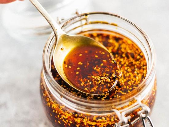 Ớt chưng - linh hồn của nhiều món ăn Việt quen thuộc hóa ra vô cùng dễ làm