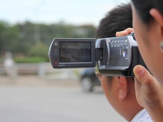 Nước mắt người lái xe ôm gặp vợ ở khách sạn