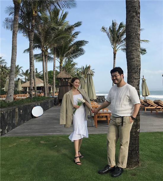 Sao Hàn 30/9: Có đến 4 ngôi sao nổi tiếng cùng kết hôn trong hôm nay-2