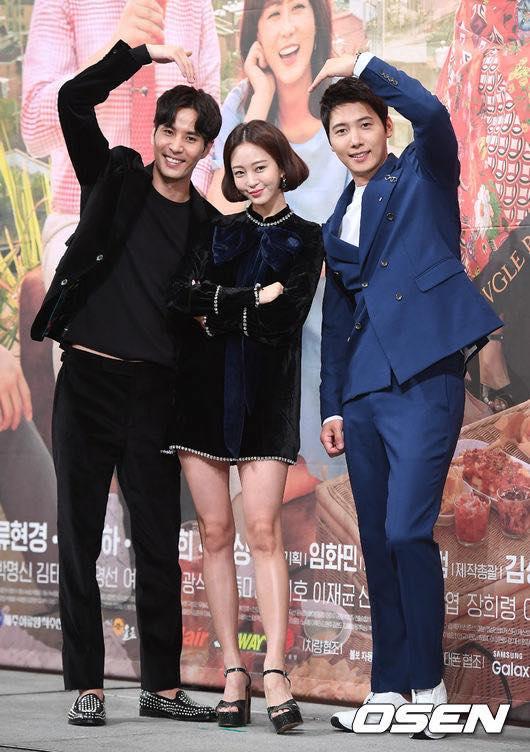 Sao Hàn 30/9: Có đến 4 ngôi sao nổi tiếng cùng kết hôn trong hôm nay-6