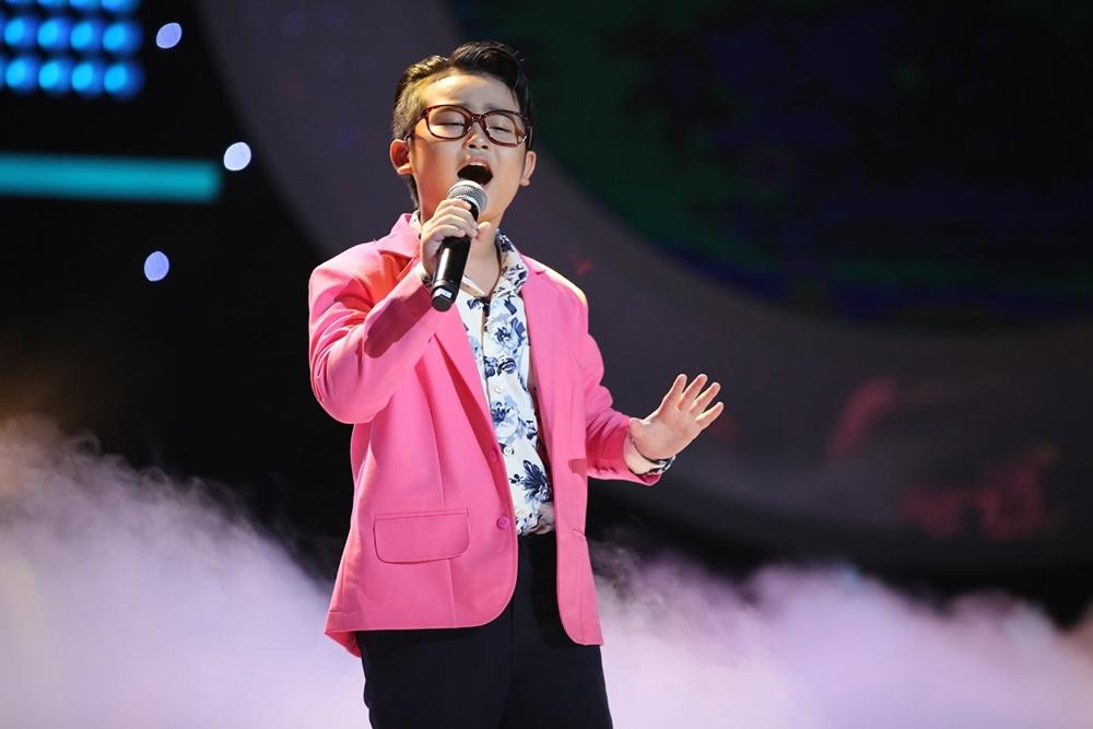 Phiên bản nhí của Hà Anh Tuấn ngọng cực ngọt để giống với bản gốc-1