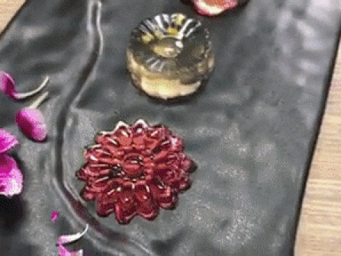 Không có nồi cũng chẳng có lò nướng, thánh ăn văn phòng mở tiệc trung thu khiến ai nấy sững sờ-1