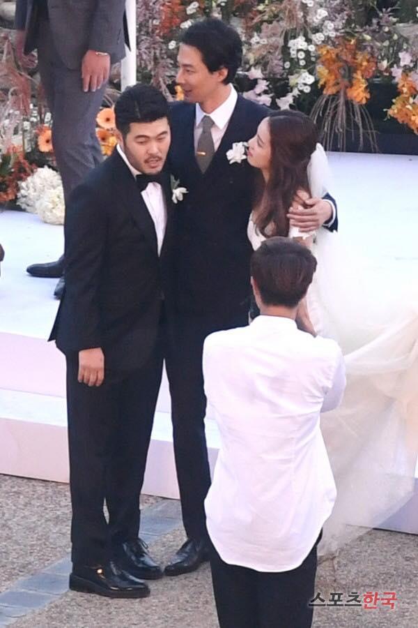 Thêm một đám cưới quy tụ dàn sao khủng xứ Hàn: Jo In Sung, Lee Kwang Soo, Cha Tae Hyun-7