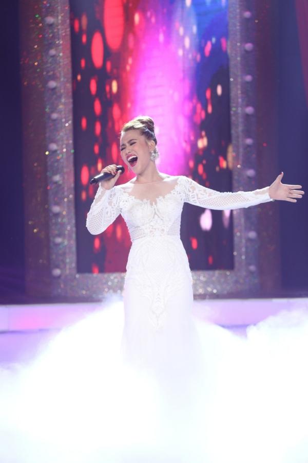 Diện váy 60 triệu hát hit Hồ Ngọc Hà, bản sao Minh Tuyết lên ngôi quán quân-9