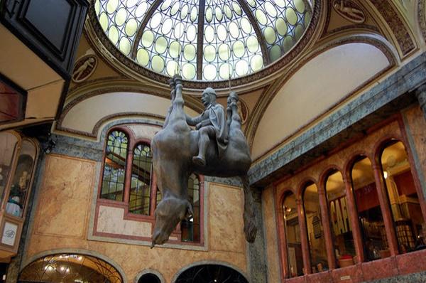 Tròn mắt trước 17 bức tượng đáng sợ và ấn tượng nhất thế giới-9