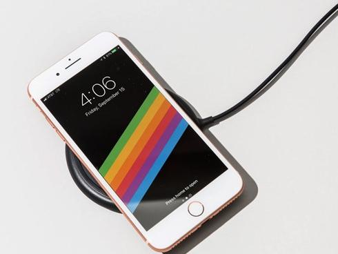 Smartphone kế nhiệm iPhone 8 có thể sẽ giống iPhone X-3