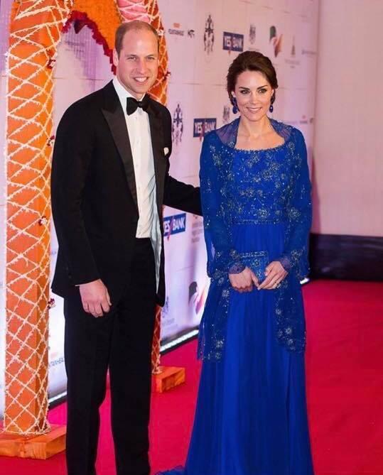 Hoàng tử William chẳng bao giờ nắm tay Công nương Kate ở nơi công cộng, nhưng luôn có hành động ngọt ngào này-9