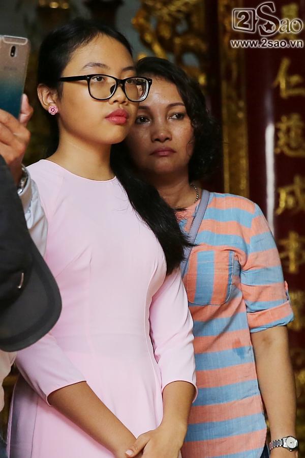 Dàn sao Việt mướt mồ hôi, đội nắng đến dâng hương đền thờ Tổ của Hoài Linh-12