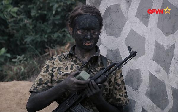 Leo dây bằng ý chí, Hương Giang Idol làm nên điều kỳ diệu trong quân ngũ-3