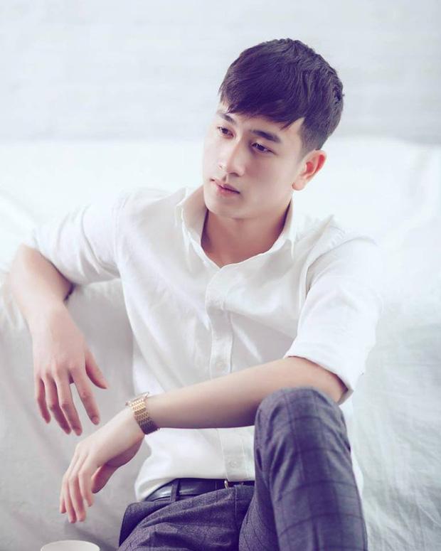 Chàng thiếu úy mới tốt nghiệp Học viên Cảnh sát Nhân dân điển trai như Idol-1