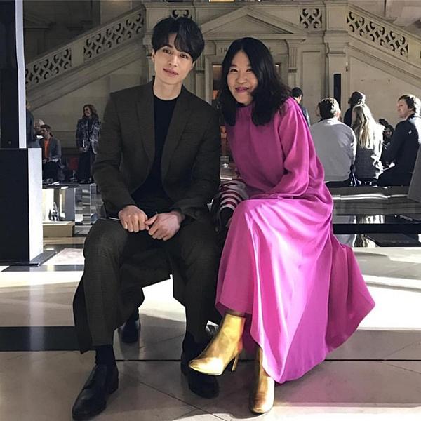 Hội ngộ Lee Dong Wook tại show Givenchy, Phạm Băng Băng khiến fan trầm trồ vì style quá lạ và đẳng cấp-7