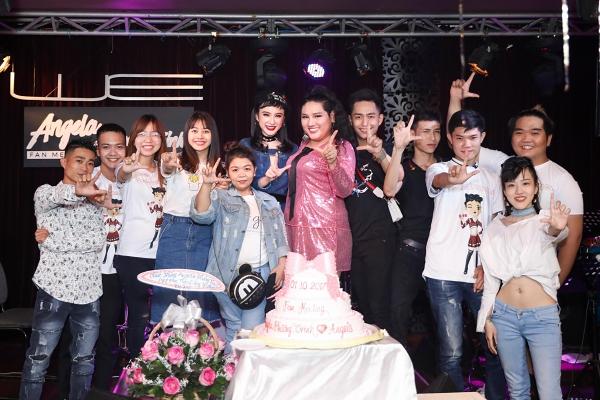 Angela Phương Trinh cười không ngậm được miệng trước các phiên bản cosplay chính mình-12