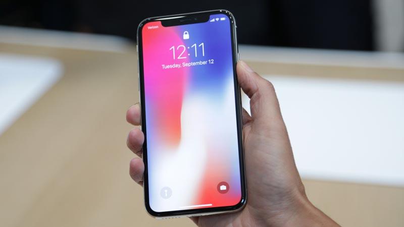 Smartphone kế nhiệm iPhone 8 có thể sẽ giống iPhone X-1