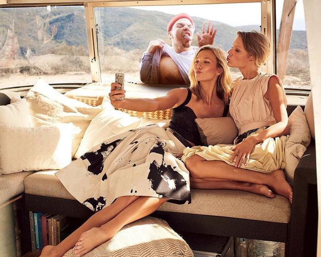 Hé lộ ông bạn thân của hàng loạt người nổi tiếng-8