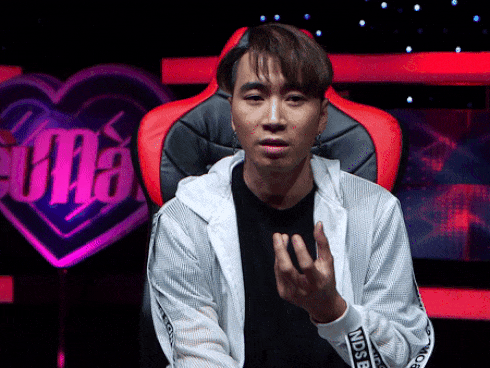 Karik lần đầu nói về việc khóc nức nở khi chứng kiến màn tỏ tình của cặp ngôn tình 'Vì yêu mà đến'