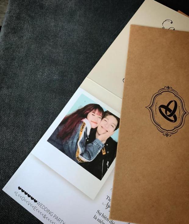 HOT: Khởi My - Kelvin Khánh đã gửi thiệp mời đám cưới, sắp sửa chính thức về chung một nhà!-1