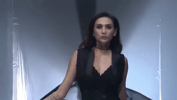 Võ Hoàng Yến và những màn catwalk đẹp thần sầu đẳng cấp quốc tế-6