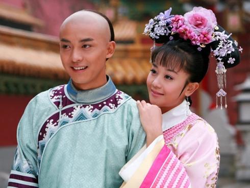 Chết cười với 'tai nạn khó đỡ' của người lồng tiếng Nhĩ Khang trong tân 'Hoàn châu cách cách'