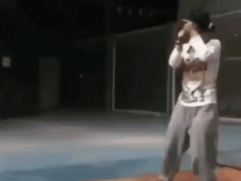 Kẻ cắp gặp... chuyên viên-1