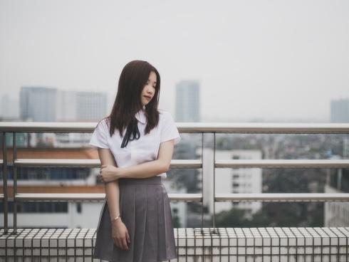 Khen bạn gái bằng cách dìm người khác xuống, không phải ai cũng thích như thế đâu!