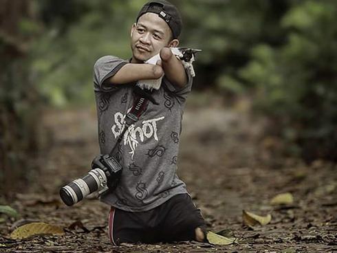 Từ chàng trai không tay chân đến nhiếp ảnh gia chuyên nghiệp