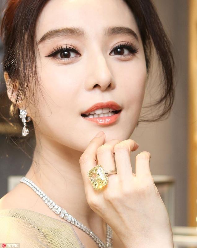 Chi 92 tỷ để làm lông mày, và đây là đôi lông mày người phụ nữ này nhận được-6