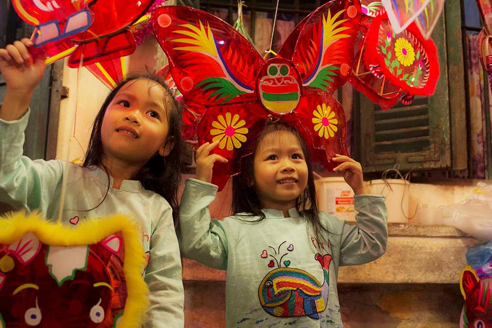 Phố lồng đèn Sài Gòn náo nhiệt trước trung thu-7