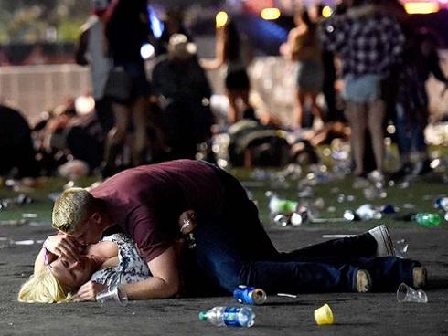 Dòng trạng thái ám ảnh trên Facebook nạn nhân trong vụ xả súng ở Las Vegas-5