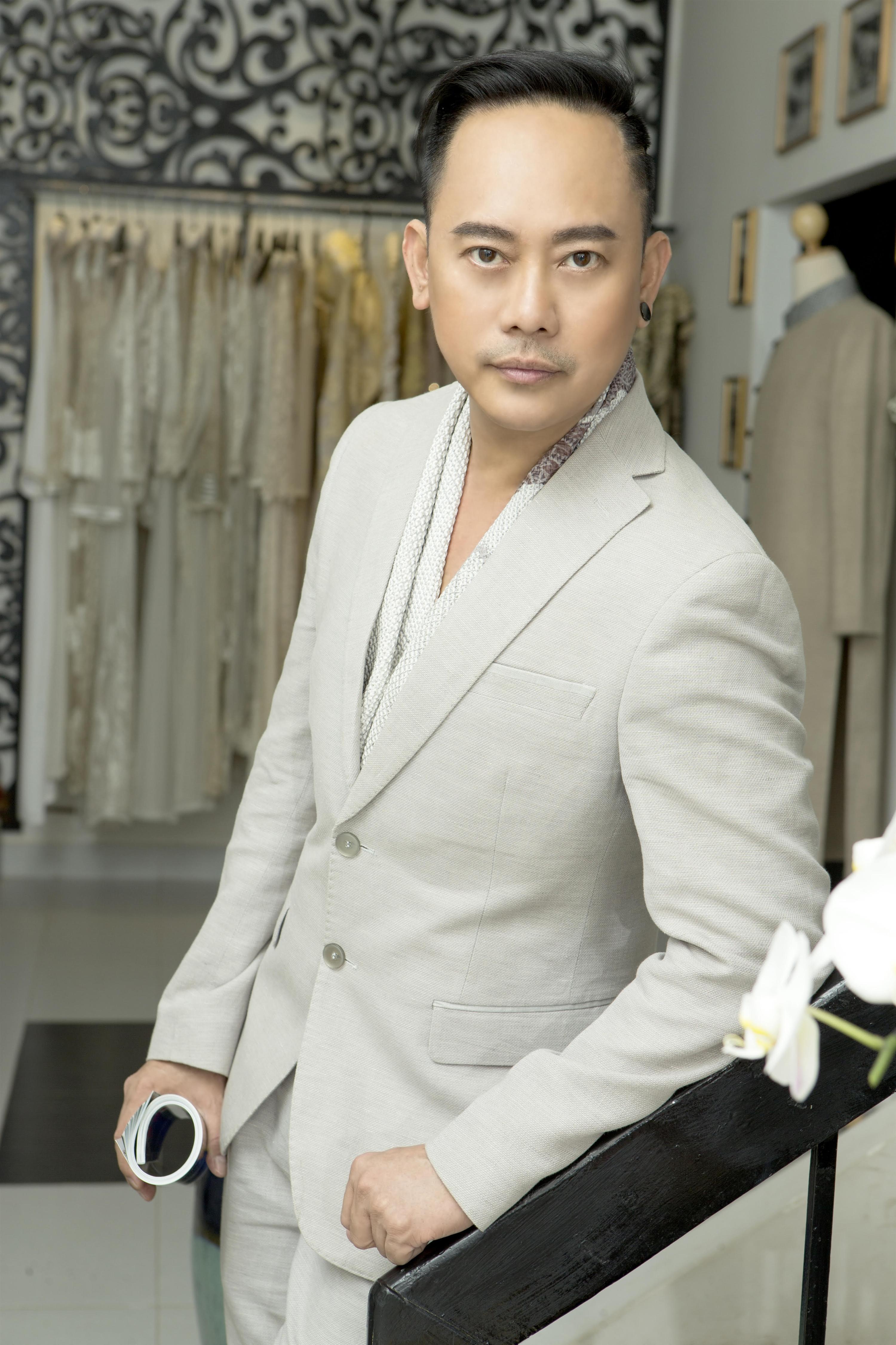 Nhà thiết kế Võ Việt Chung đảm đương vai trò giám khảo Miss World Beauty tại Nga-1