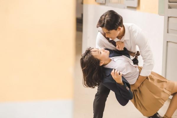 Làm MV ‘dài ơi là dài’: Vpop này chắc chỉ có Hương Tràm chịu khó đến vậy!-3