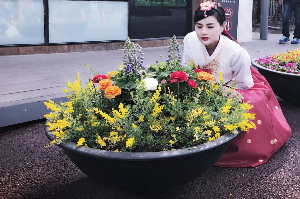 Tin sao Việt 3/10: MC Thùy Linh phân vân Mai Ngô ứng xử kém hay Hoa hậu Hoàn vũ cần người gây sốc để có view?-10