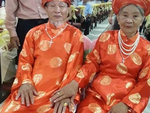 Cháu trai khoe 'đám cưới kim cương' của 'ông bà anh' gần 90 tuổi khiến dân mạng tròn mắt